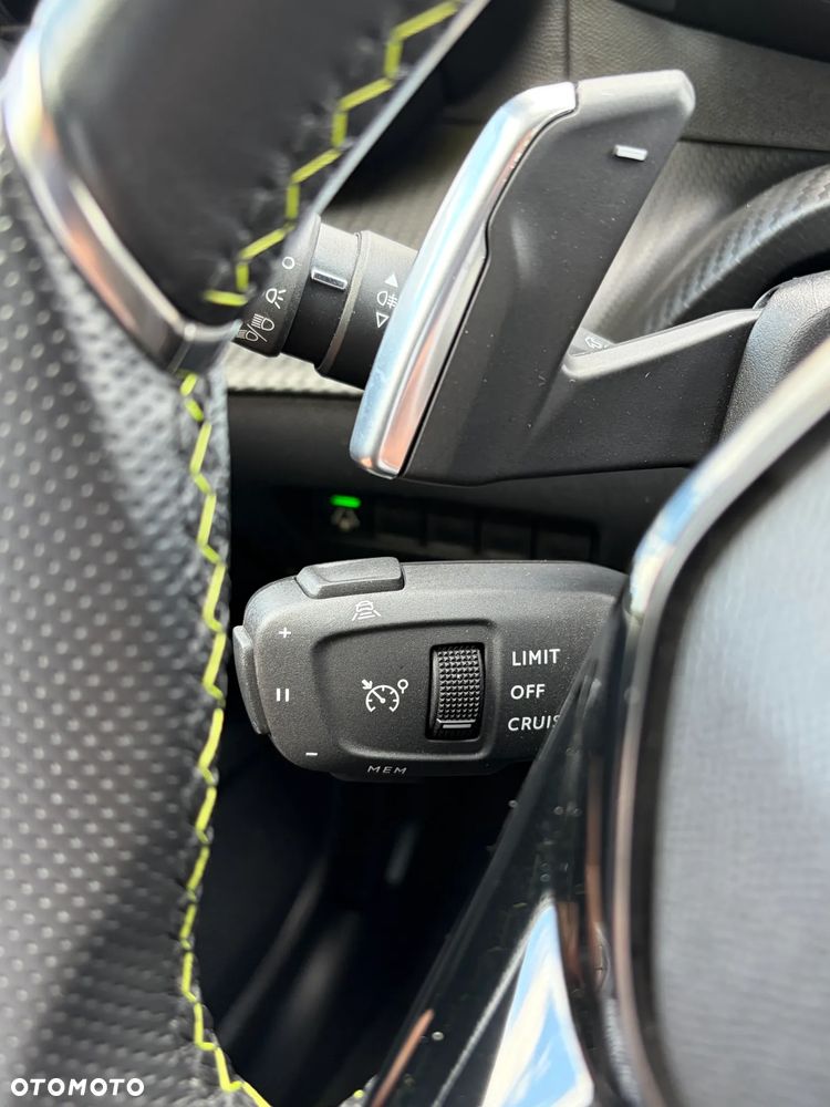 Peugeot 2008 1.2 PureTech GT S&S EAT8 - 13