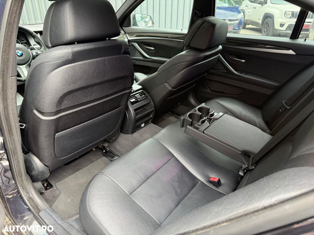 BMW Seria 5 520i Sport-Aut. - 9
