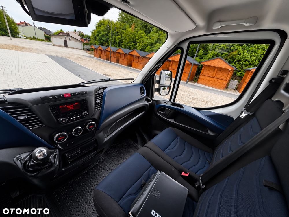 Iveco 2018 DAILY/72C18/ 3.0./ 12-EUROPALET /CHŁODNIA,MROŻIA / THERMO KING V-600 MAX /WINDA/ASO/ BLIŻNIAK/DMC 7200kg/WEBASTO/ - 13