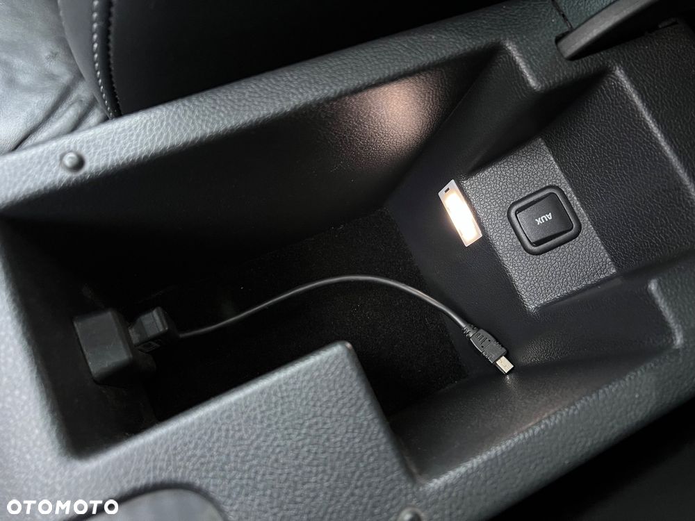 Skoda Superb 2.0 TDI DSG Elegance - 37