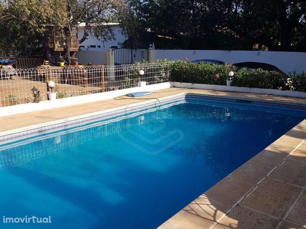 Moradia térrea T3 com jardim e piscina, Almancil, Algarve - Grande imagem: 2/14