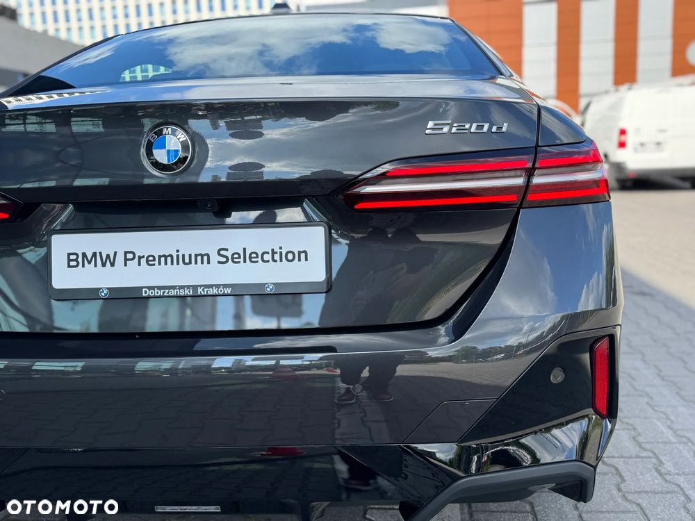 BMW Seria 5 520d xDrive mHEV M Sport - 9