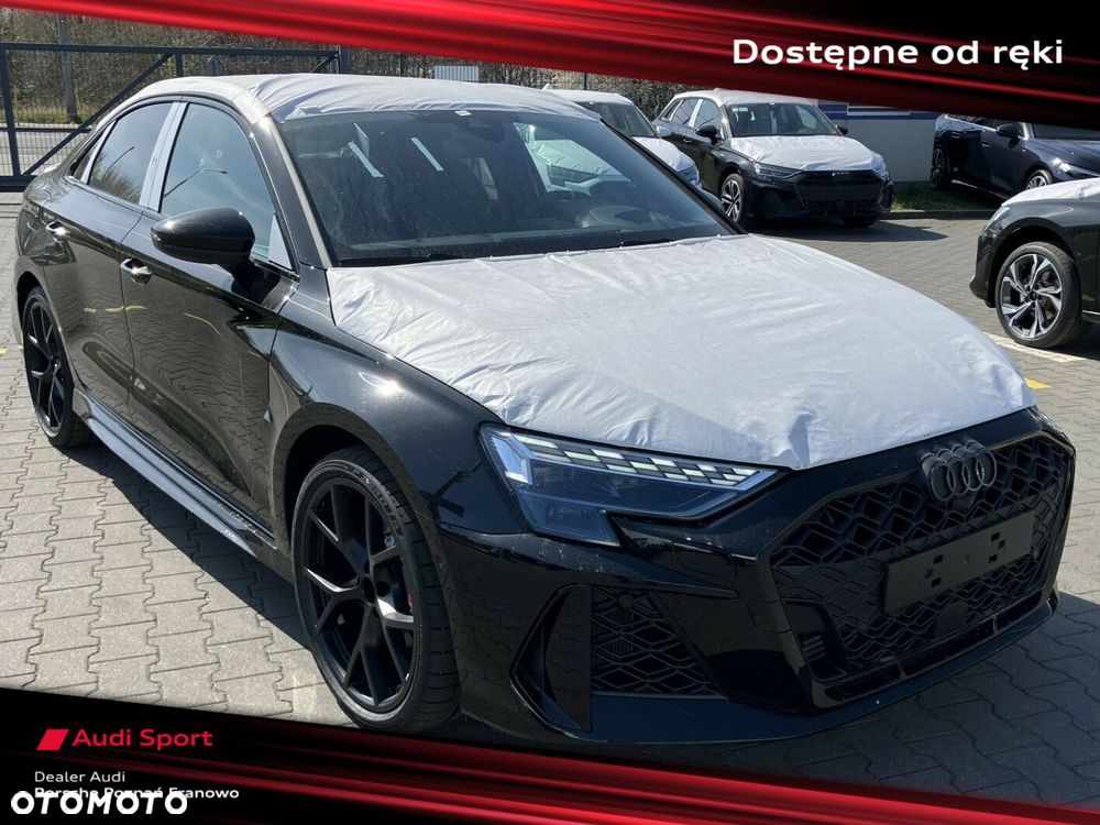 Audi RS3 Limousine - 1