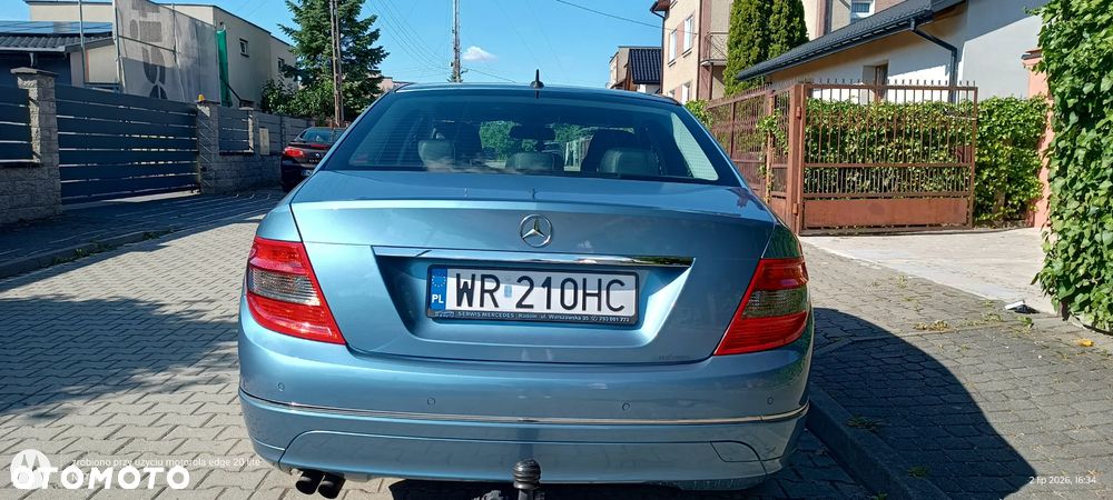 Mercedes-Benz Klasa C 180 CGI BlueEff Avantgarde - 4