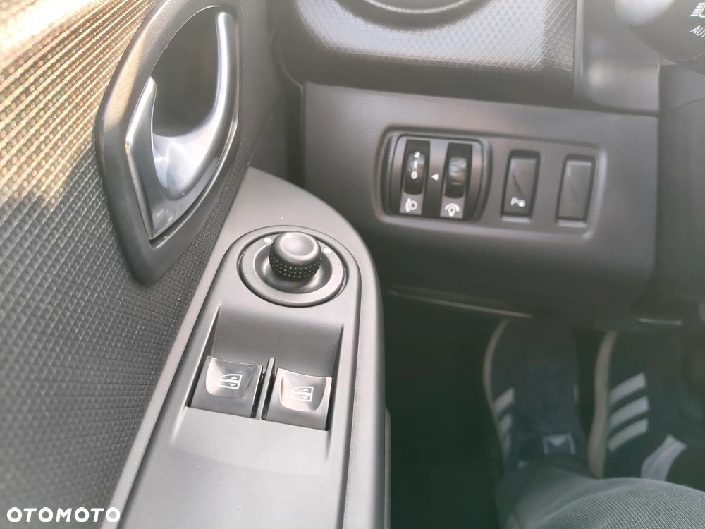 Renault Clio 1.2 16V Limited - 9