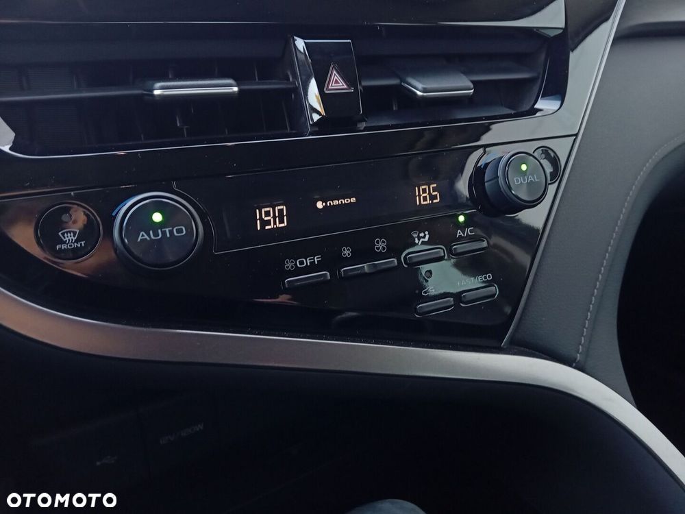 Toyota Camry - 21
