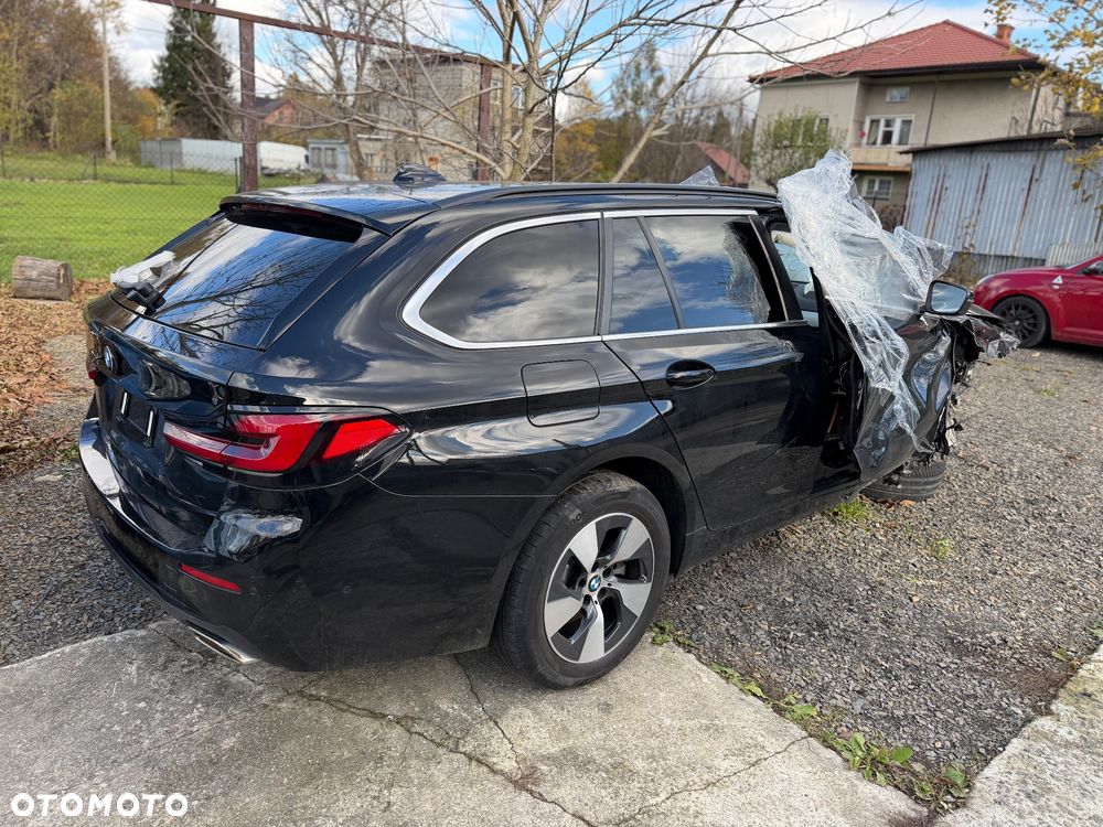 BMW Seria 5 520d xDrive Touring - 4