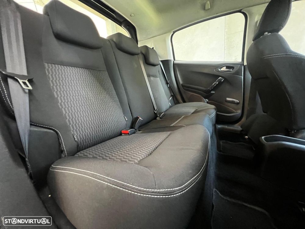 Peugeot 208 1.6 BlueHDi Allure - 19