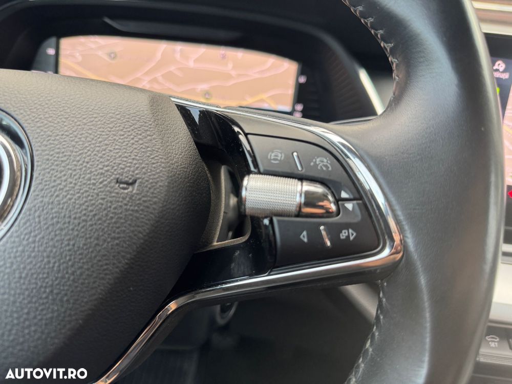 Skoda Octavia Combi 2.0 TDI Sportline - 31