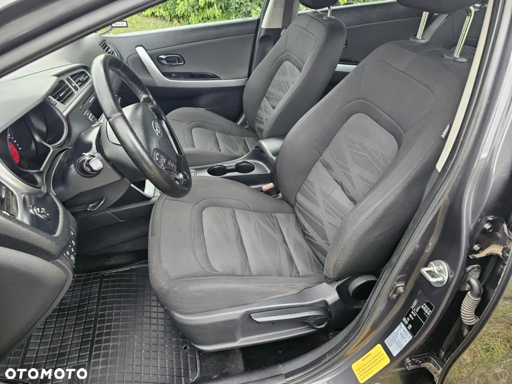 Kia Ceed - 10