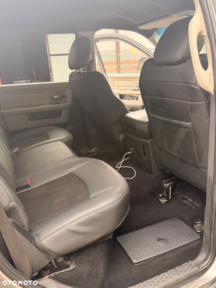 Dodge RAM 5.7 4WD HEMI - 10