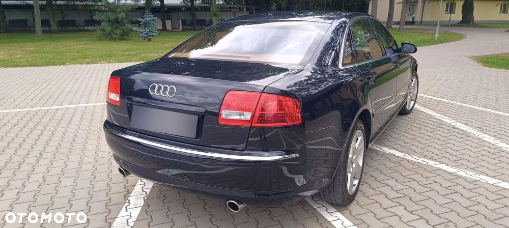 Audi A8 4.2 L Quattro - 7