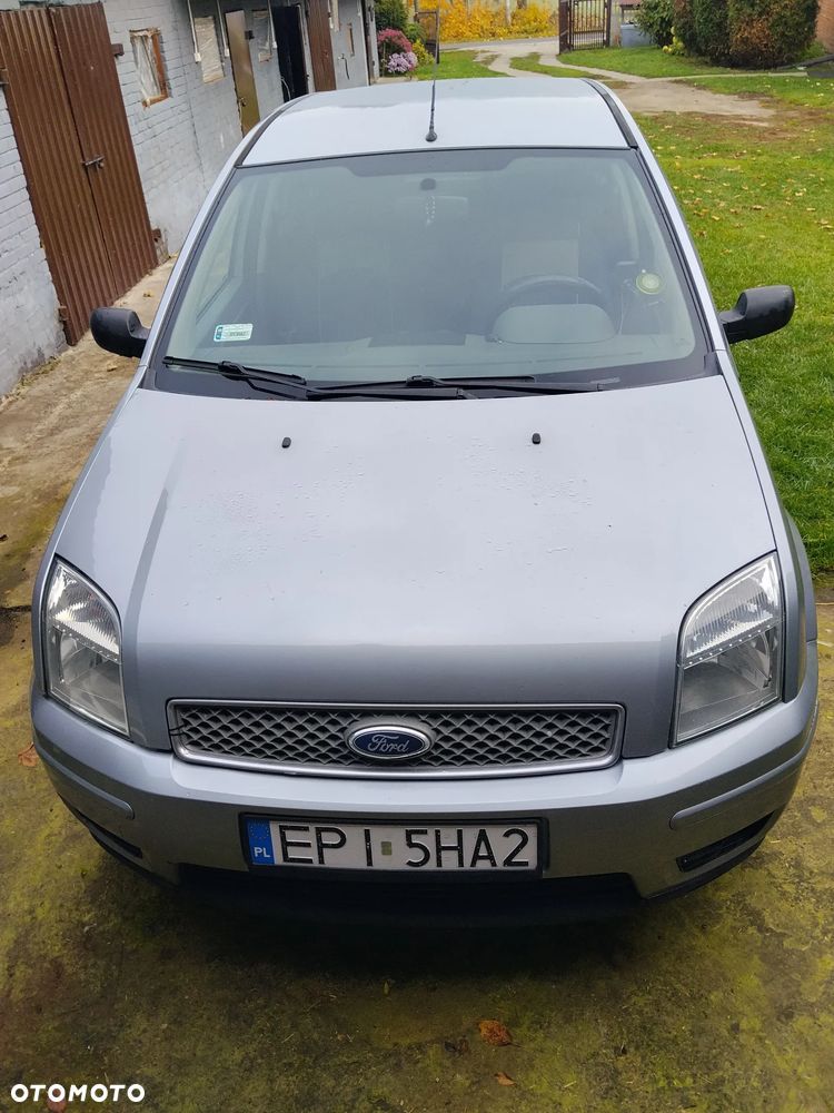 Ford Fusion 2004 photo 2