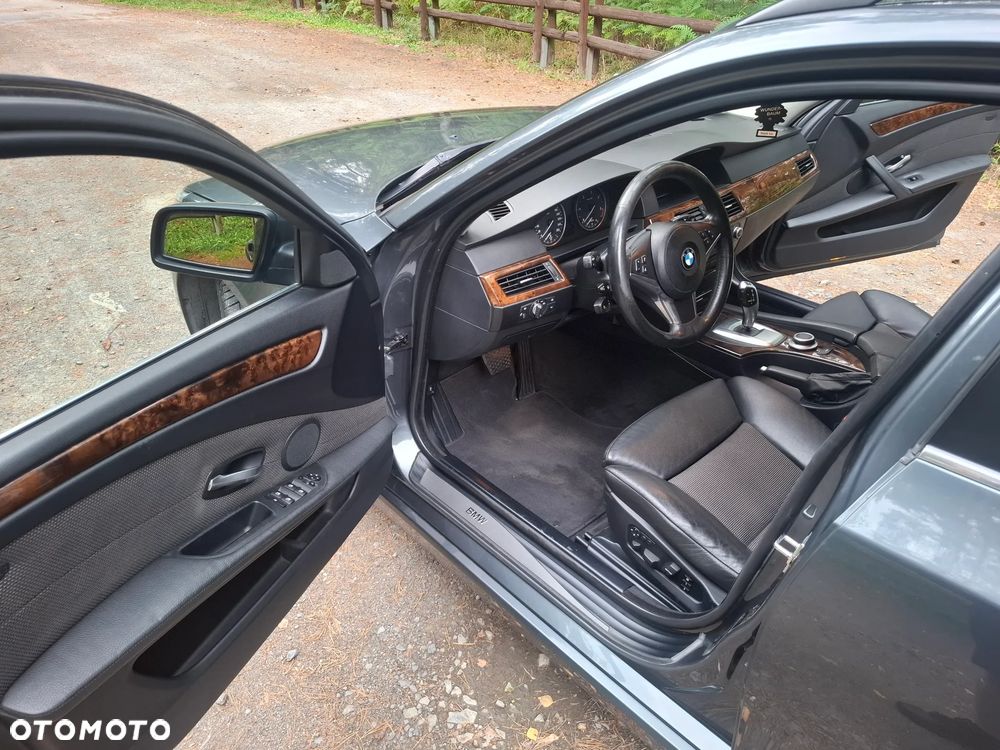 BMW Seria 5 530d xDrive - 16