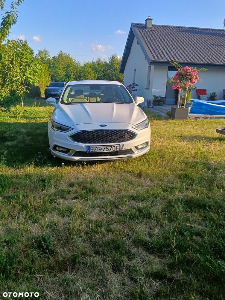 Ford Fusion - 4