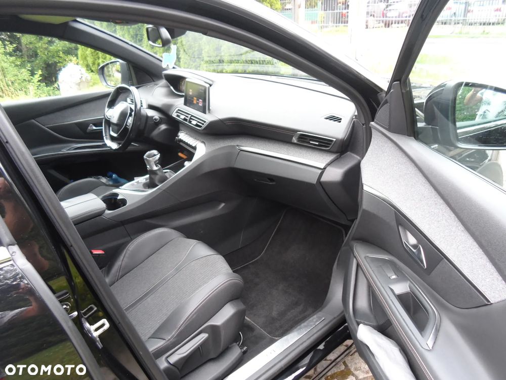 Peugeot 3008 1.2 PureTech GT S&S - 22