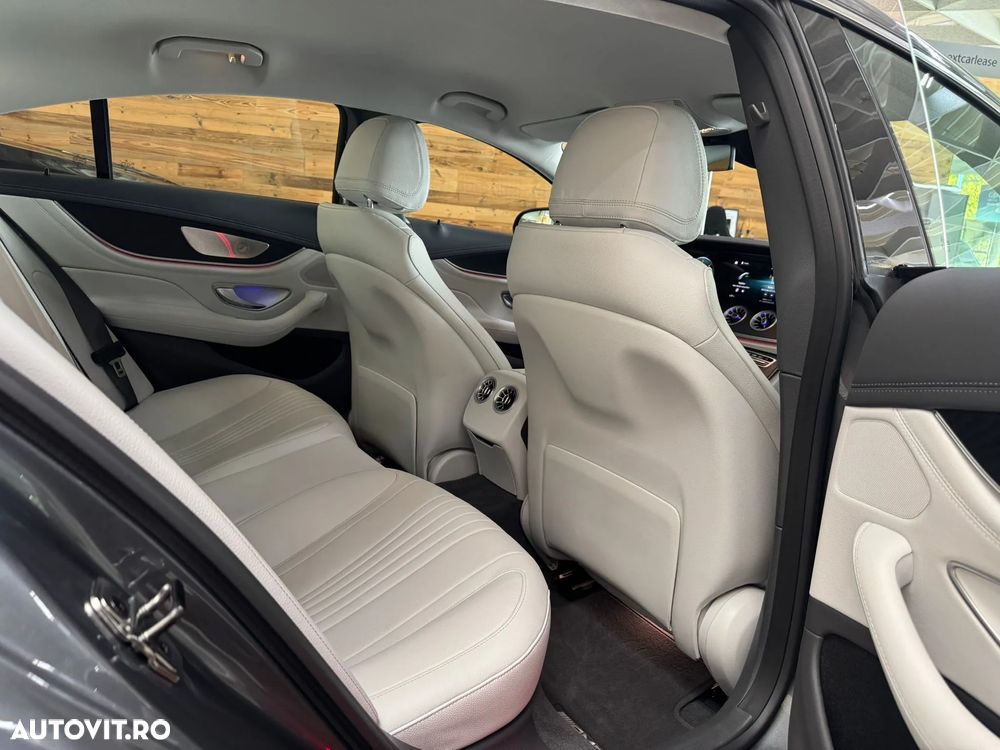 Mercedes-Benz CLS 300 d 4Matic 9G-TRONIC AMG Line - 13