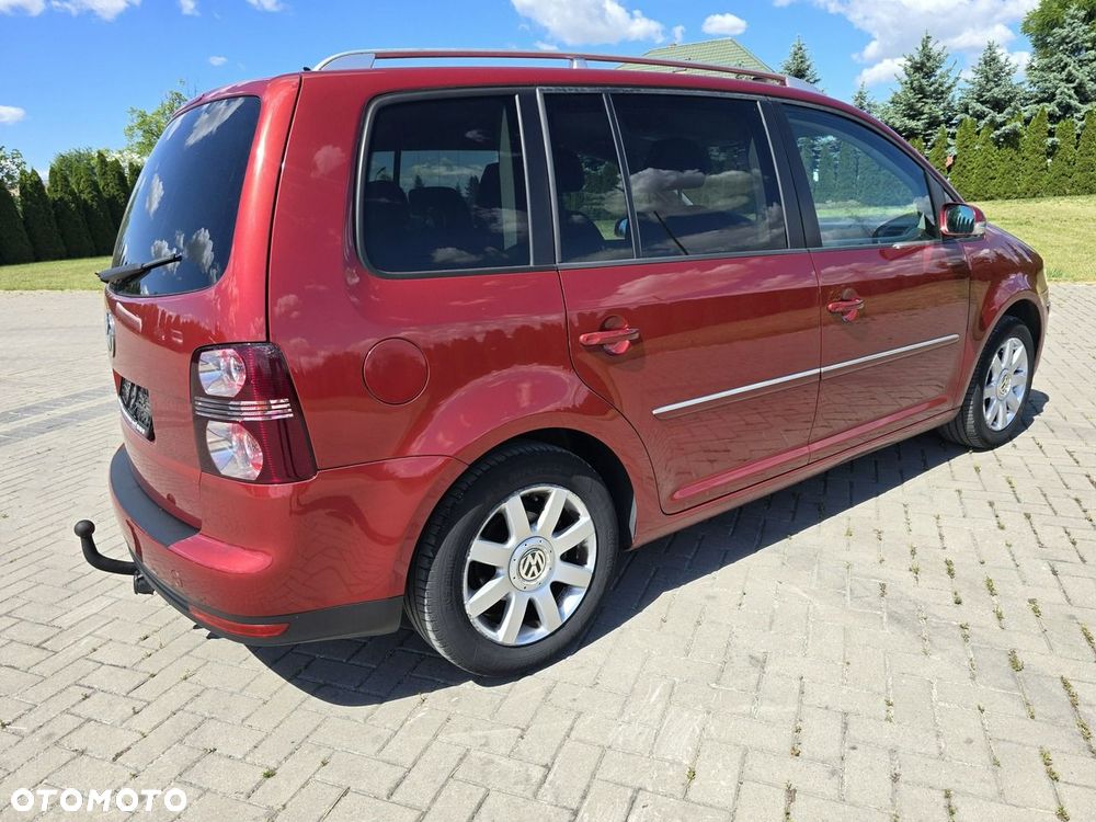 Volkswagen Touran - 11