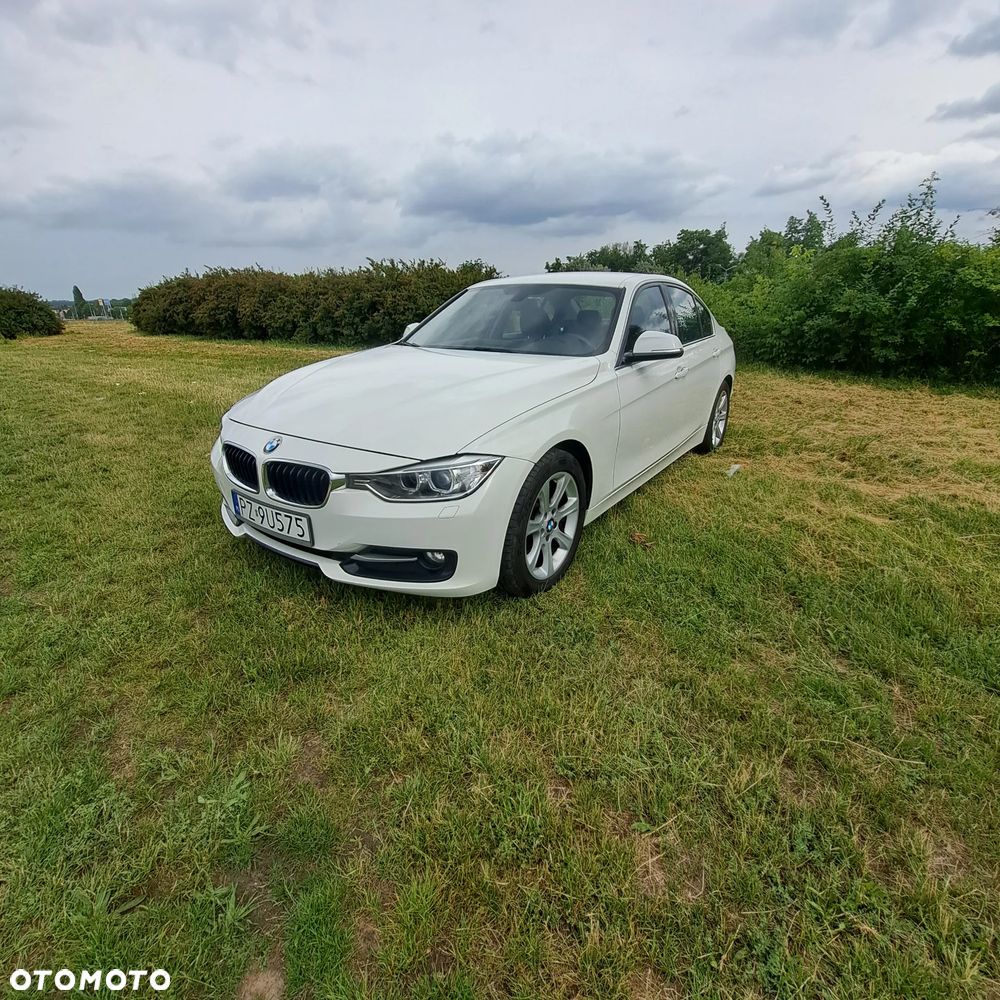 BMW Seria 3 320i Efficient Dynamics Edition Sport Line - 3