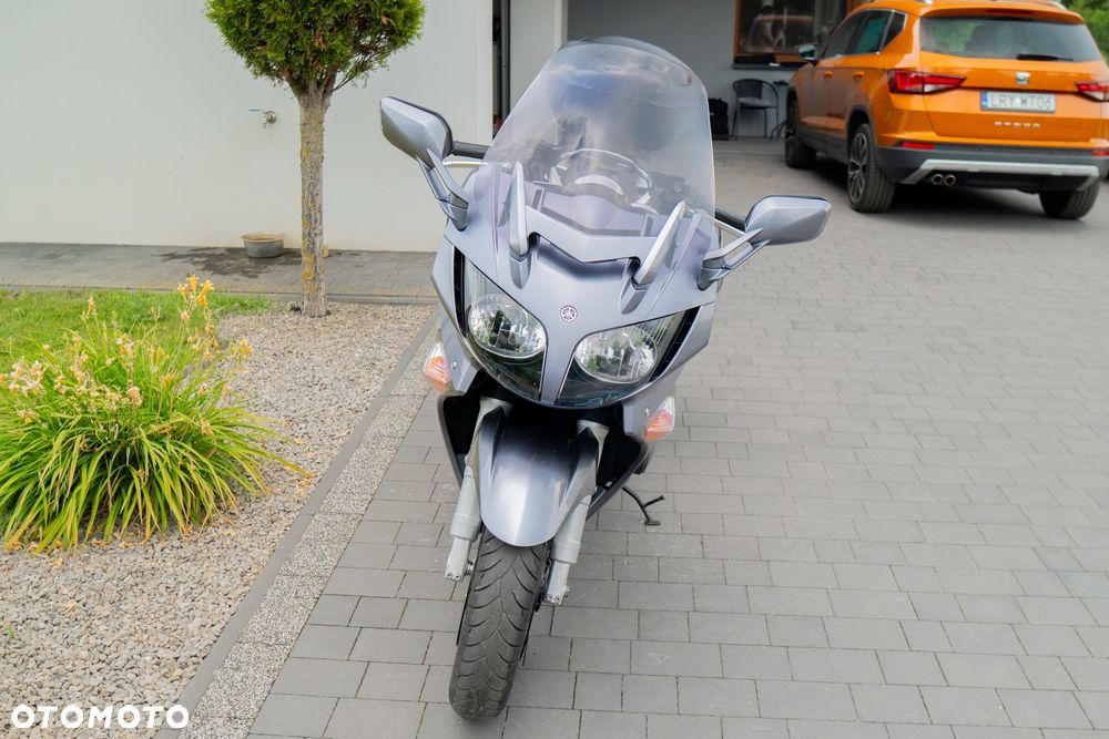 Yamaha FJR - 6