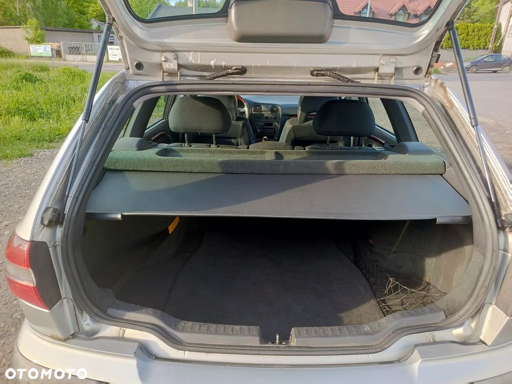 Volvo V40 1.9D - 15