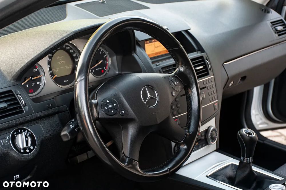 Mercedes-Benz Klasa C - 38