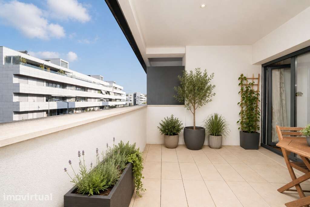 Apartamento T3 com garagem em zona das Nogueiras, Vale das Flores - Grande imagem: 2/13