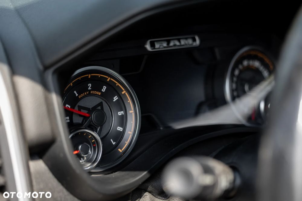 RAM 1500 5.7 Crew Cab Bighorn - 28