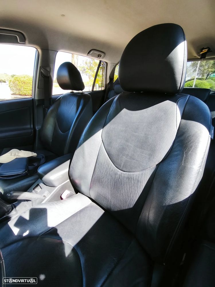 Toyota RAV4 2.2 D-4D X NAVI - 10