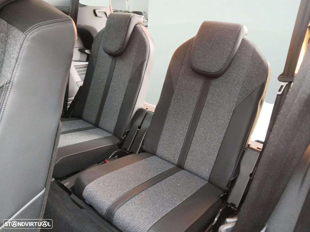 Peugeot 5008 1.5 BlueHDi Allure EAT8 - 19