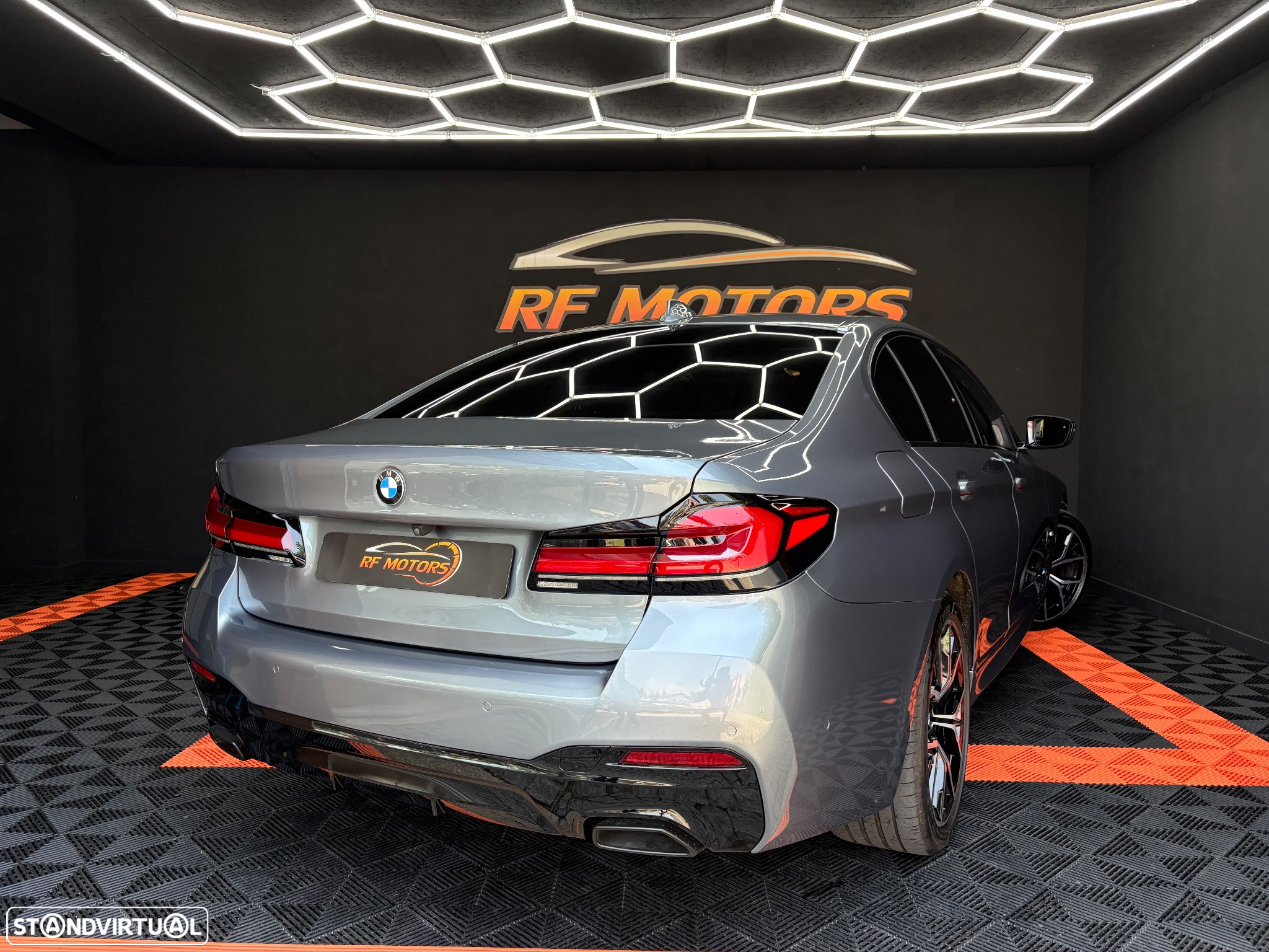 BMW 530 e Pack Desportivo M - 8
