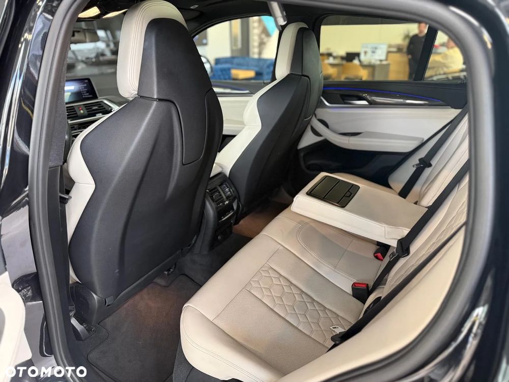 BMW X4 xDrive M - 10