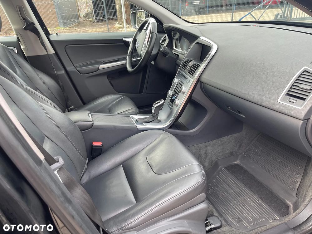 Volvo XC 60 D3 Drive-E Summum - 10