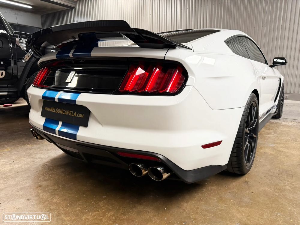 Ford Mustang - 8