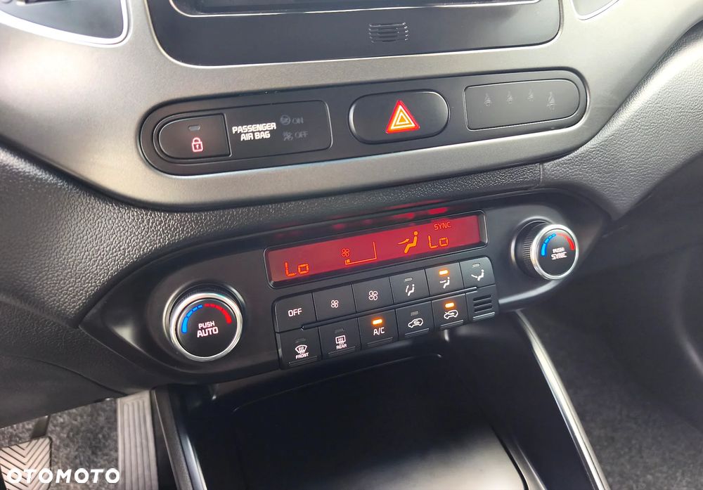Kia Carens 1.6 GDI M EU6 - 29