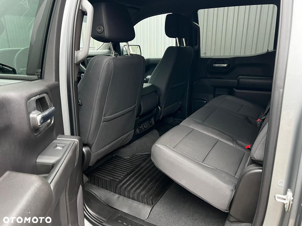 Chevrolet Silverado - 20