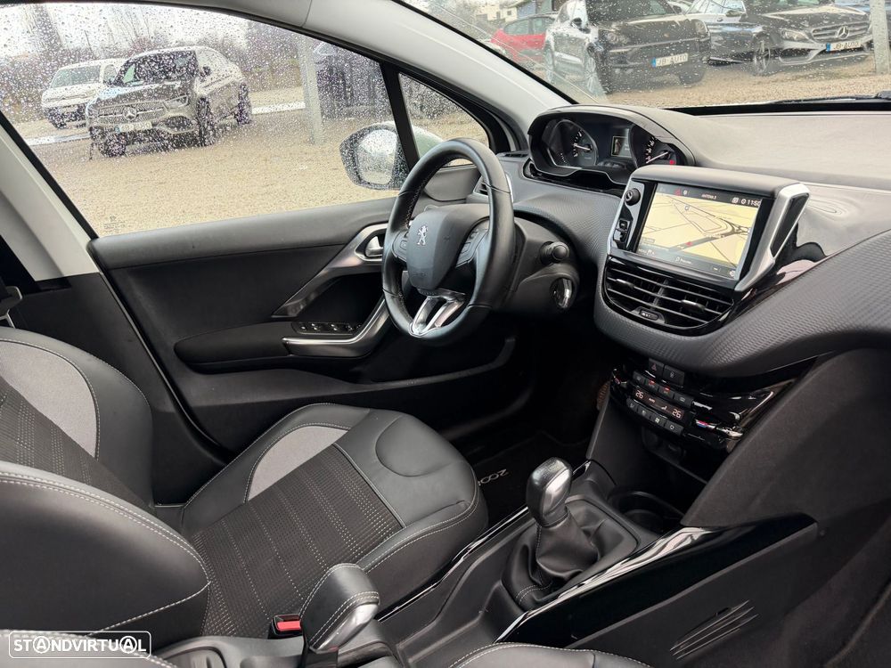 Peugeot 2008 1.2 PureTech Allure - 10