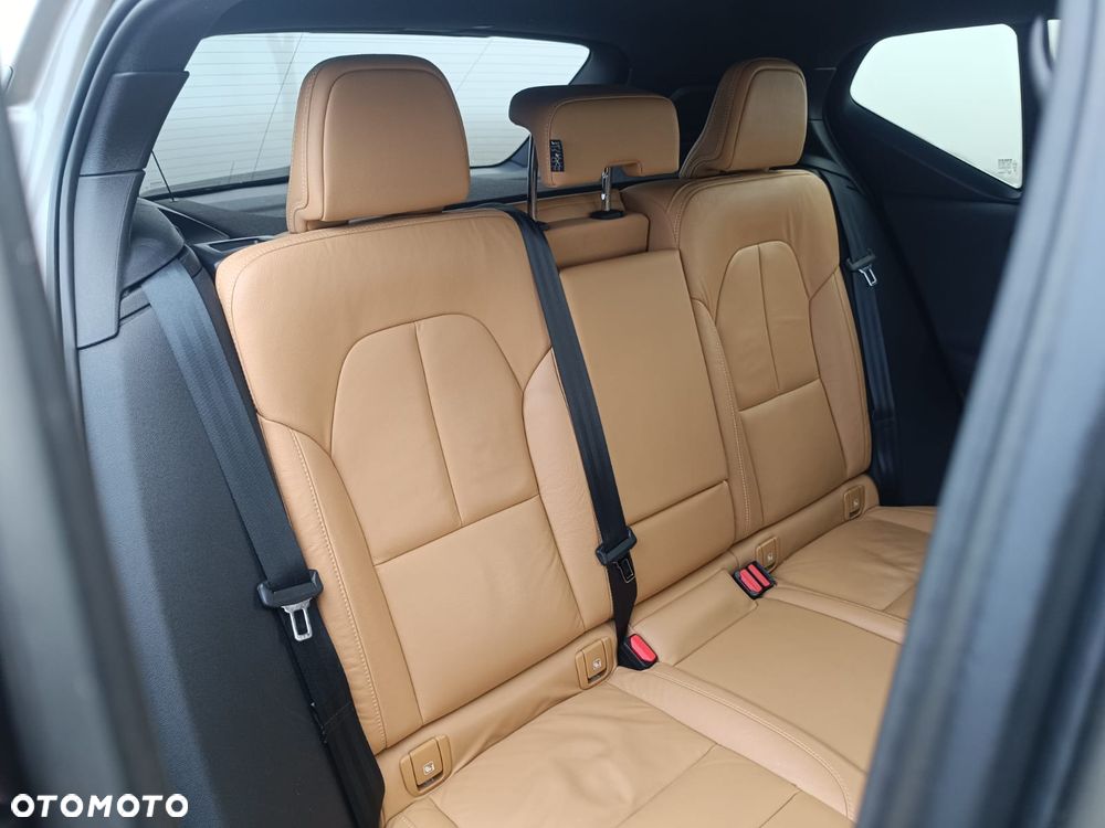 Volvo XC 40 D4 SCR AWD Inscription - 16
