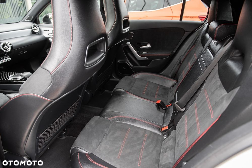 Mercedes-Benz Klasa A 250 7G-DCT AMG Line - 30