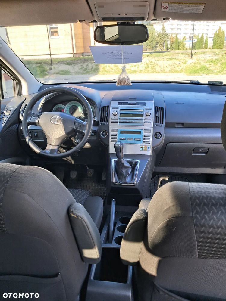 Toyota Corolla Verso - 6