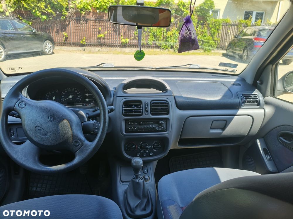 Renault Clio 1.4 RT - 15