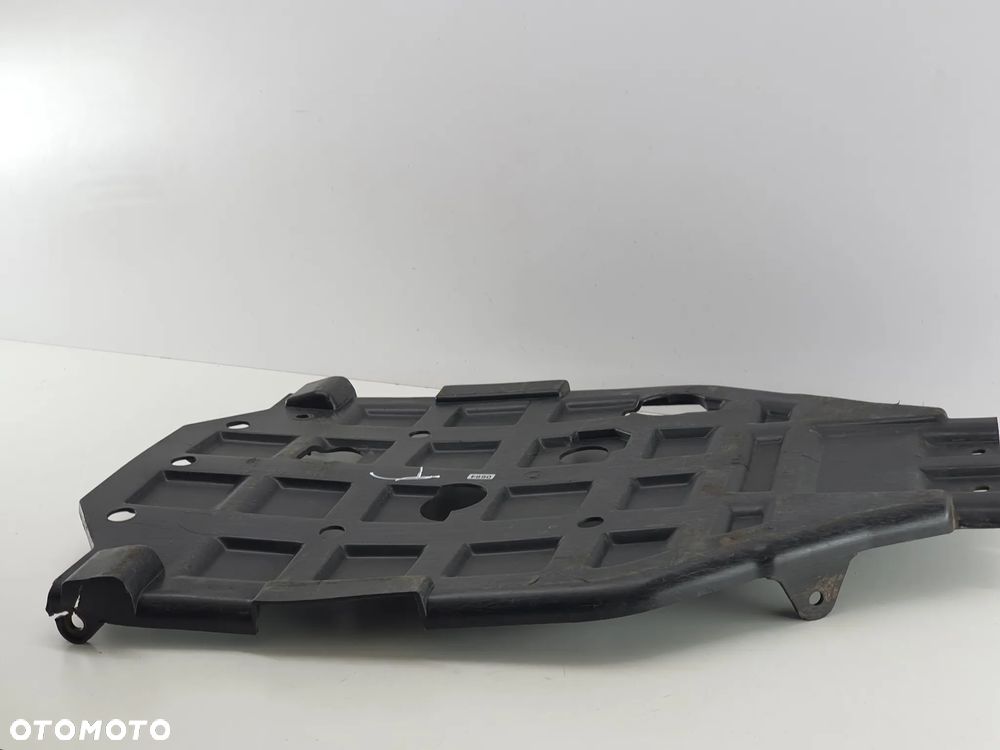 OSLONA TYL  TGB BLADE 250 - 5