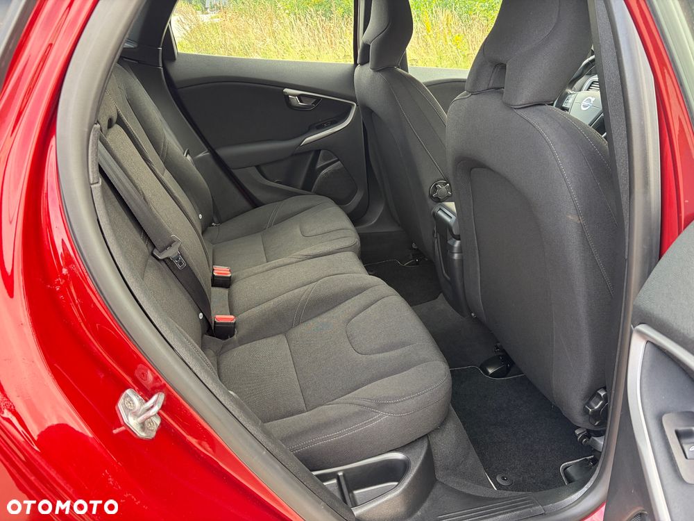 Volvo V40 D2 Kinetic - 8
