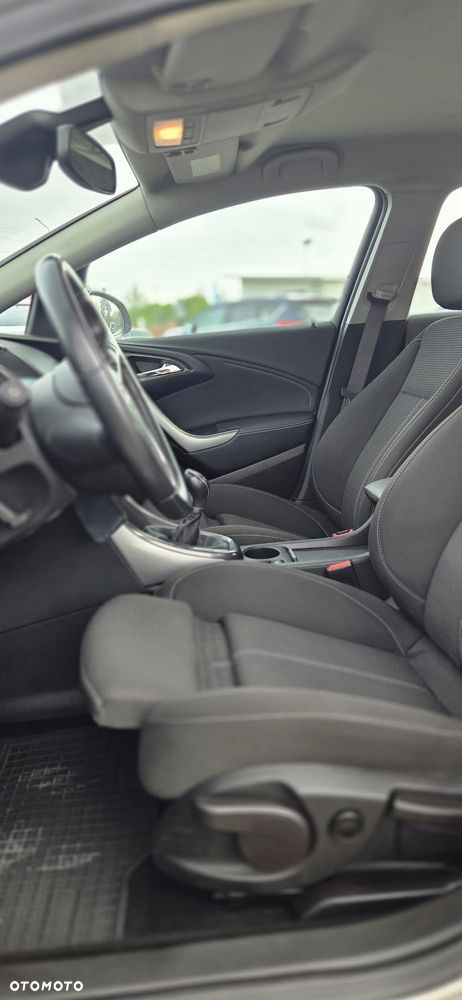 Opel Astra 1.6 T Cosmo - 27