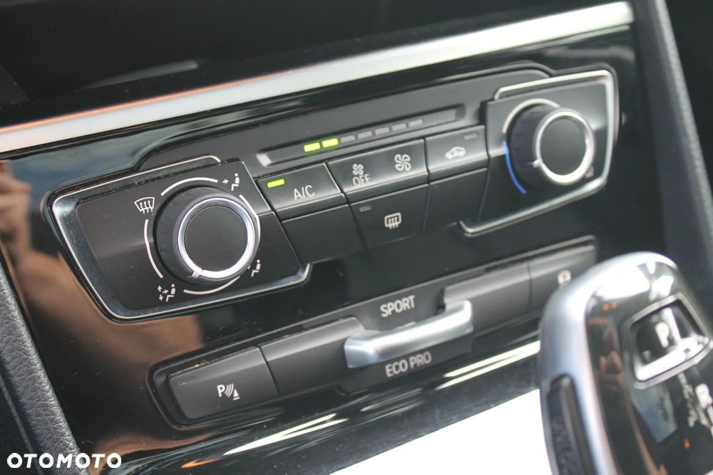 BMW Seria 2 216d - 23