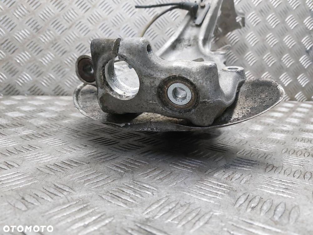 PIASTA ZWROTNICA PRAWY PRZÓD AUDI A5 8T 2.7 TDI - 5