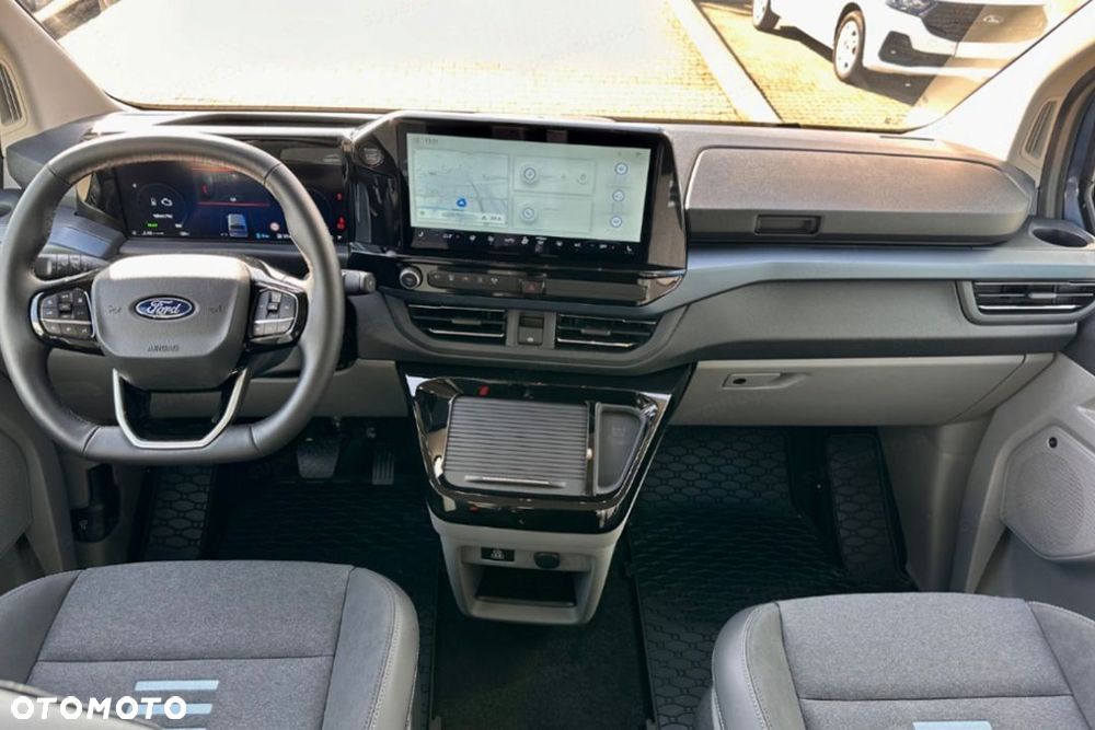 Ford Tourneo Custom - 9