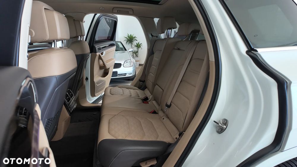 Volkswagen Touareg 4.0 V8 TDI SCR 4Mot R-Line - 25