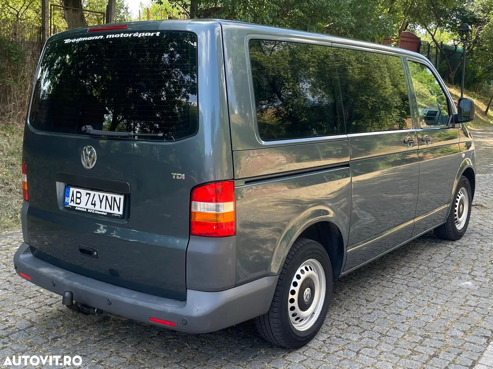 Volkswagen Caravelle - 2