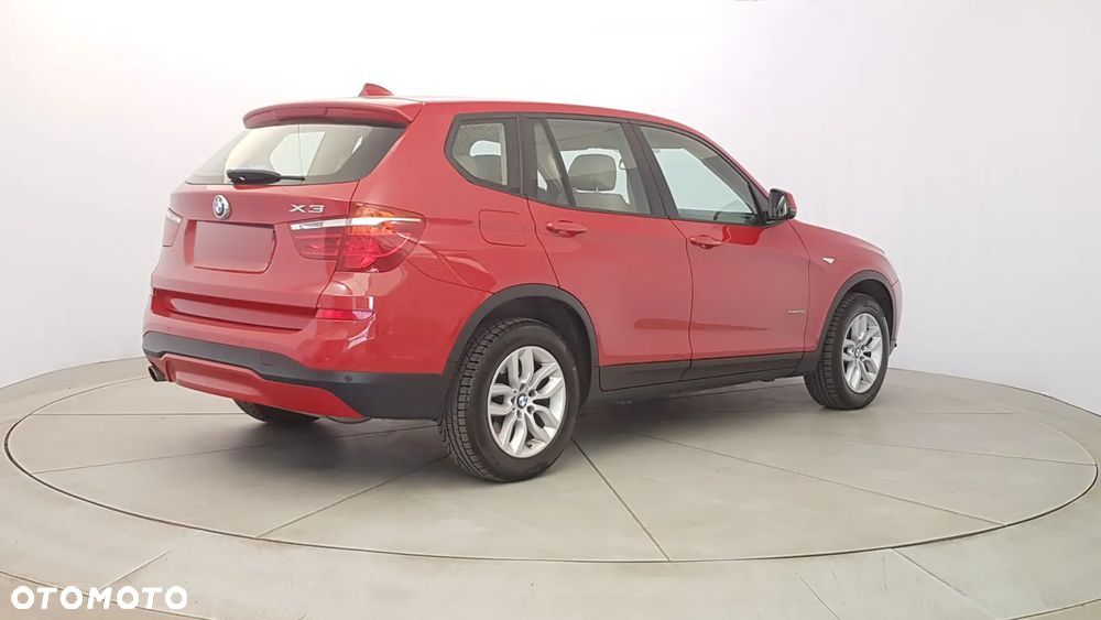 BMW X3 xDrive20i Advantage - 5